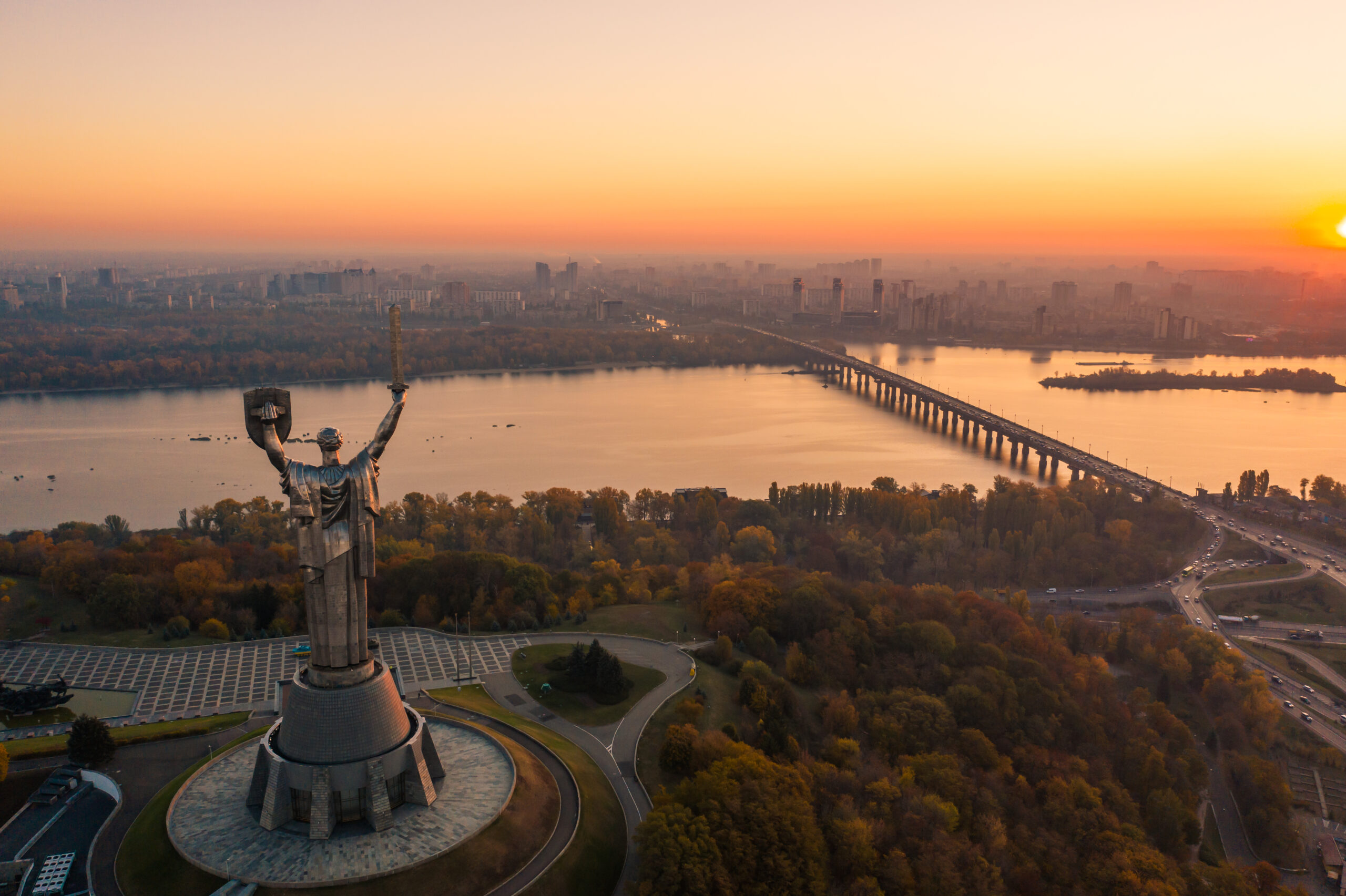 Kiev: reconstrucción e independencia